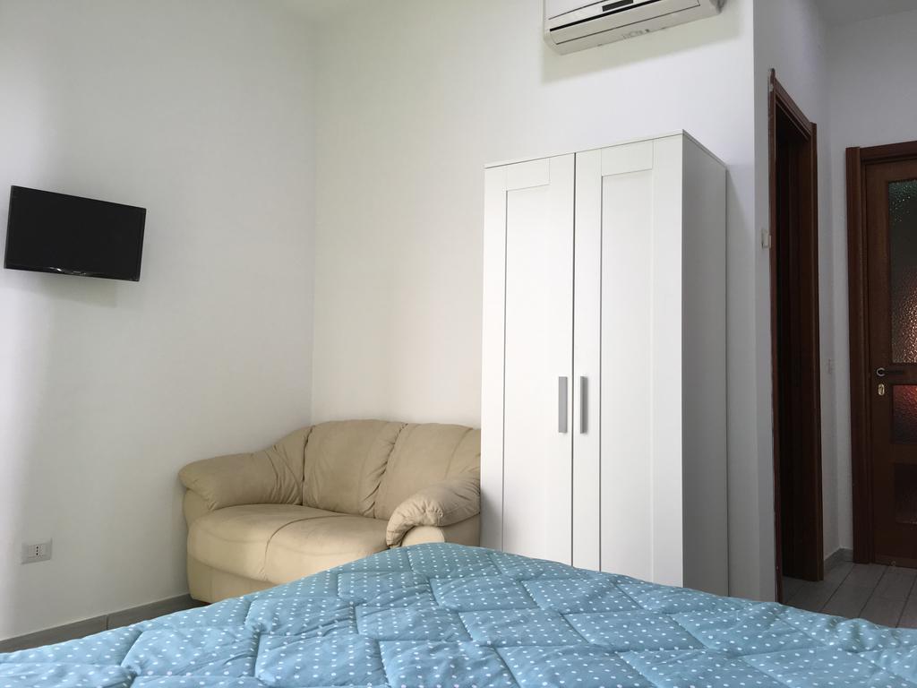 Top Floor Rentrooms Napoli Δωμάτιο φωτογραφία